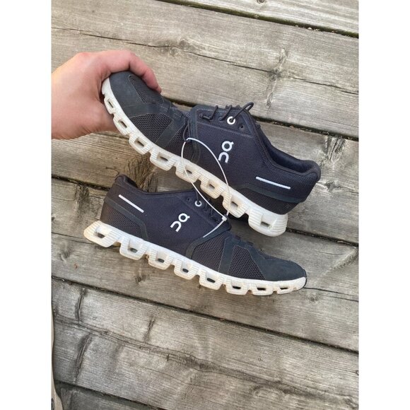 On Running Cloud 5 Women’s Size 9 B ‘Black/White’ Running Shoes 59.98904 - Picture 5 of 8